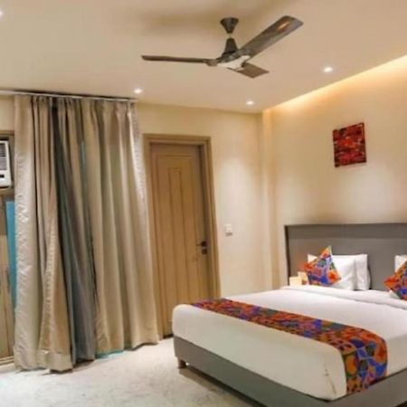 Hotel Global Corporate Noida Ngoại thất bức ảnh