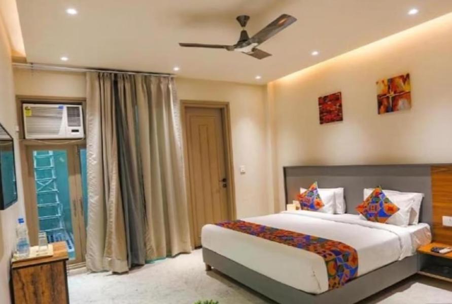 Hotel Global Corporate Noida Ngoại thất bức ảnh